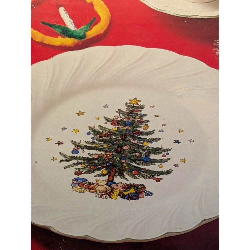 Vintage Nikko Christmas‎ Dinner Set: 4Plates, 4Teacups & Saucers, In Orig Box